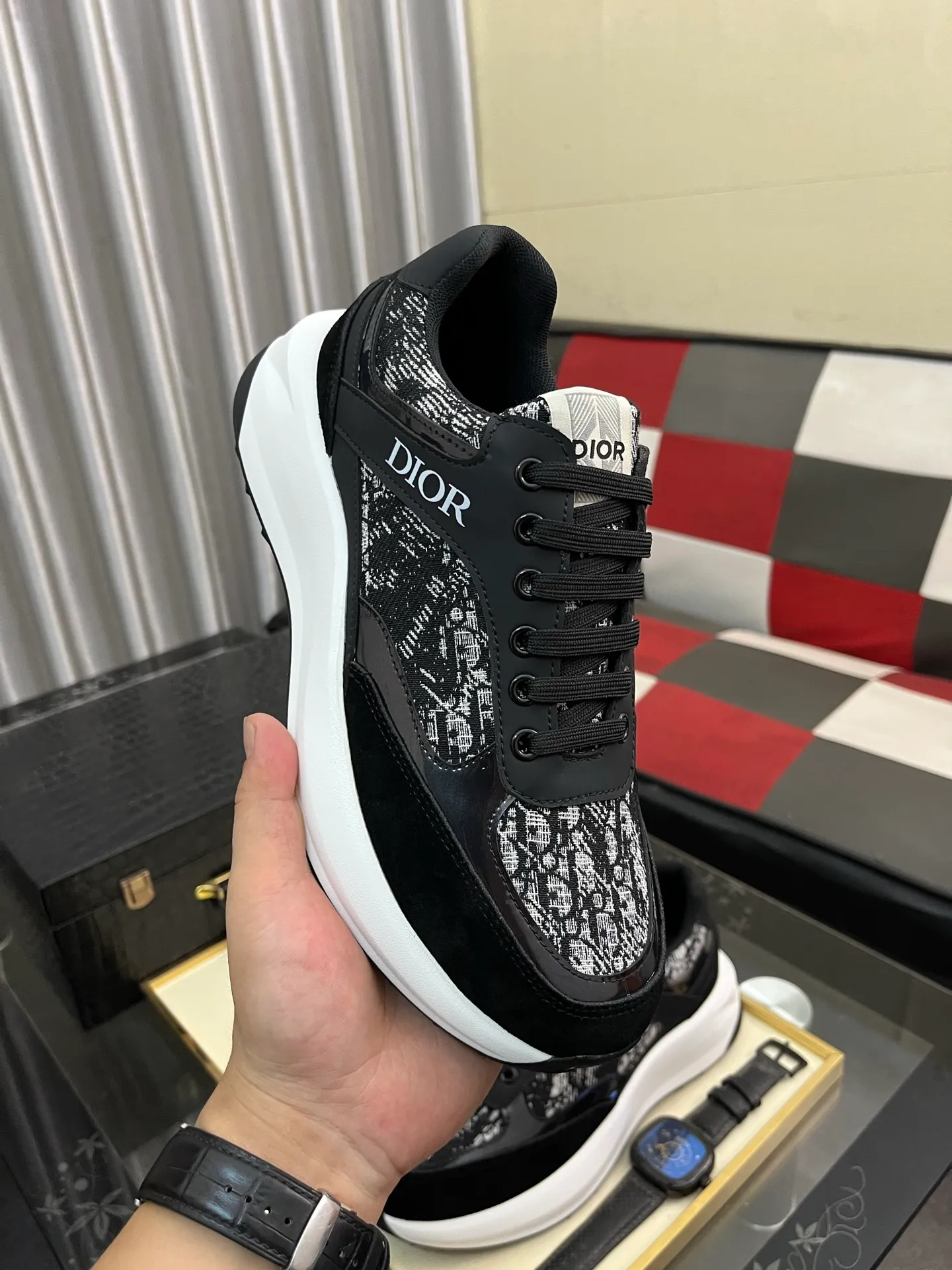 Men's men's shoes💰440⌚️⌚️[Dior] 25ss new product B01 moral training shoes. The toe dimensions of the couple's style are a bit wider. The upper foot comfort is perfect. The threads are beautiful. Perfectly suitable for trousers. Decorated with various classic details. Ideal for daily looks. Can be matched with various casual items to create exquisite looks. Fabric: top layer cowhide/lining sheepskin TPU original outsole Code number: 38-444️⃣Colors available